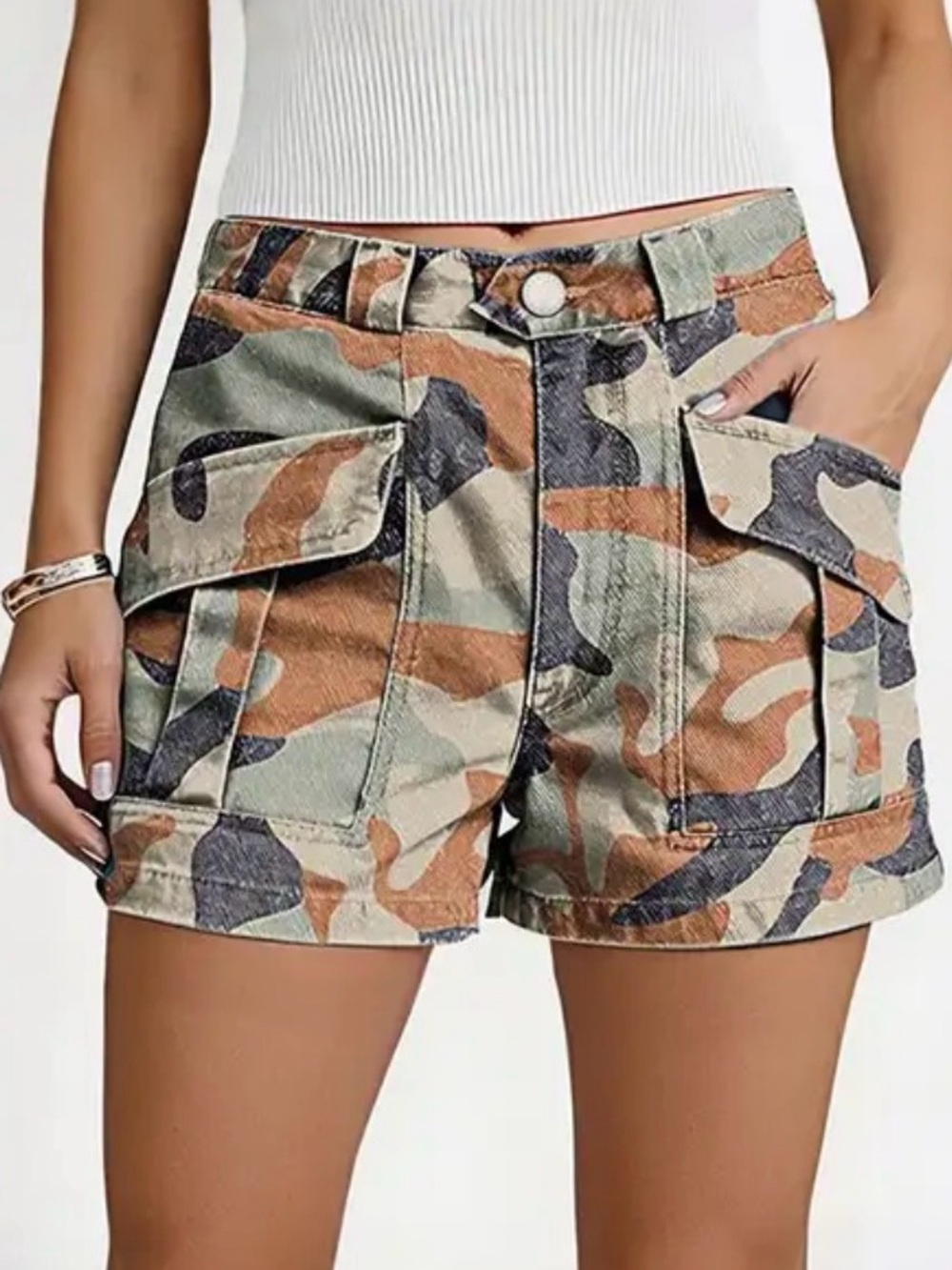 Flamingals Camo Print Patched Pocket Mid Waist Cargo Shorts Sz S. NWT